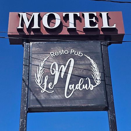 Resto Pub Motel Le Madub L'Isle-Verte Exteriör bild