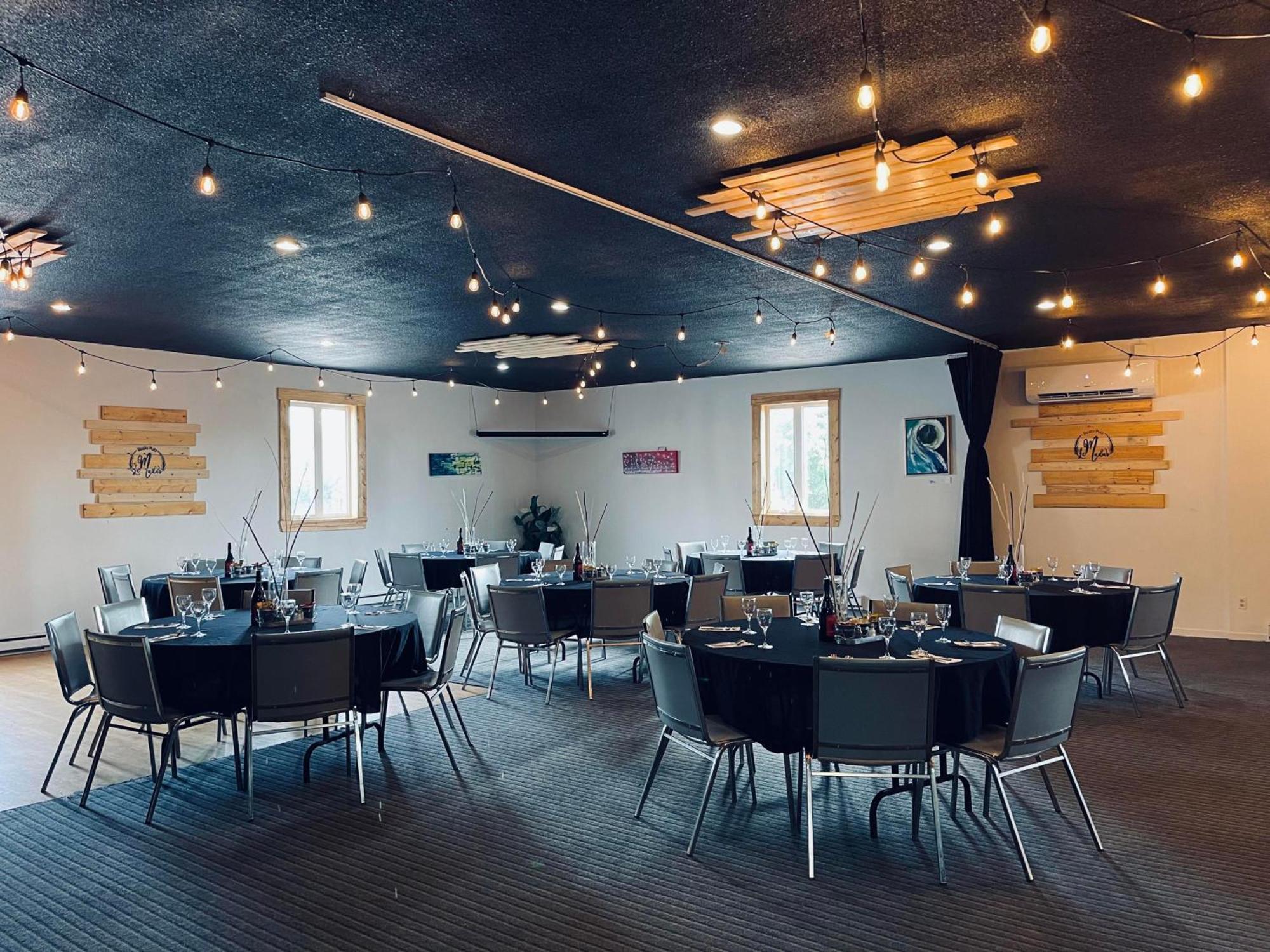 Resto Pub Motel Le Madub L'Isle-Verte Exteriör bild